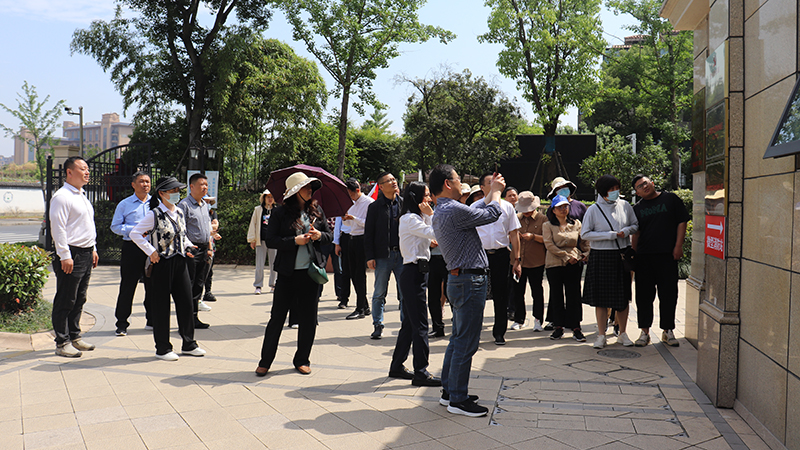 南京高淳區(qū)古柏街道觀摩團到華悅物業(yè)參觀交流