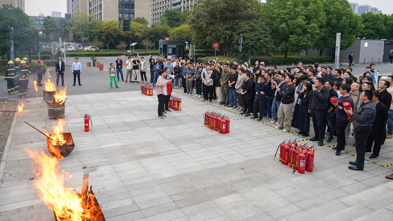 集團(tuán)組織開(kāi)展2024年消防安全專題培訓(xùn)講座及疏散逃生演練活動(dòng)